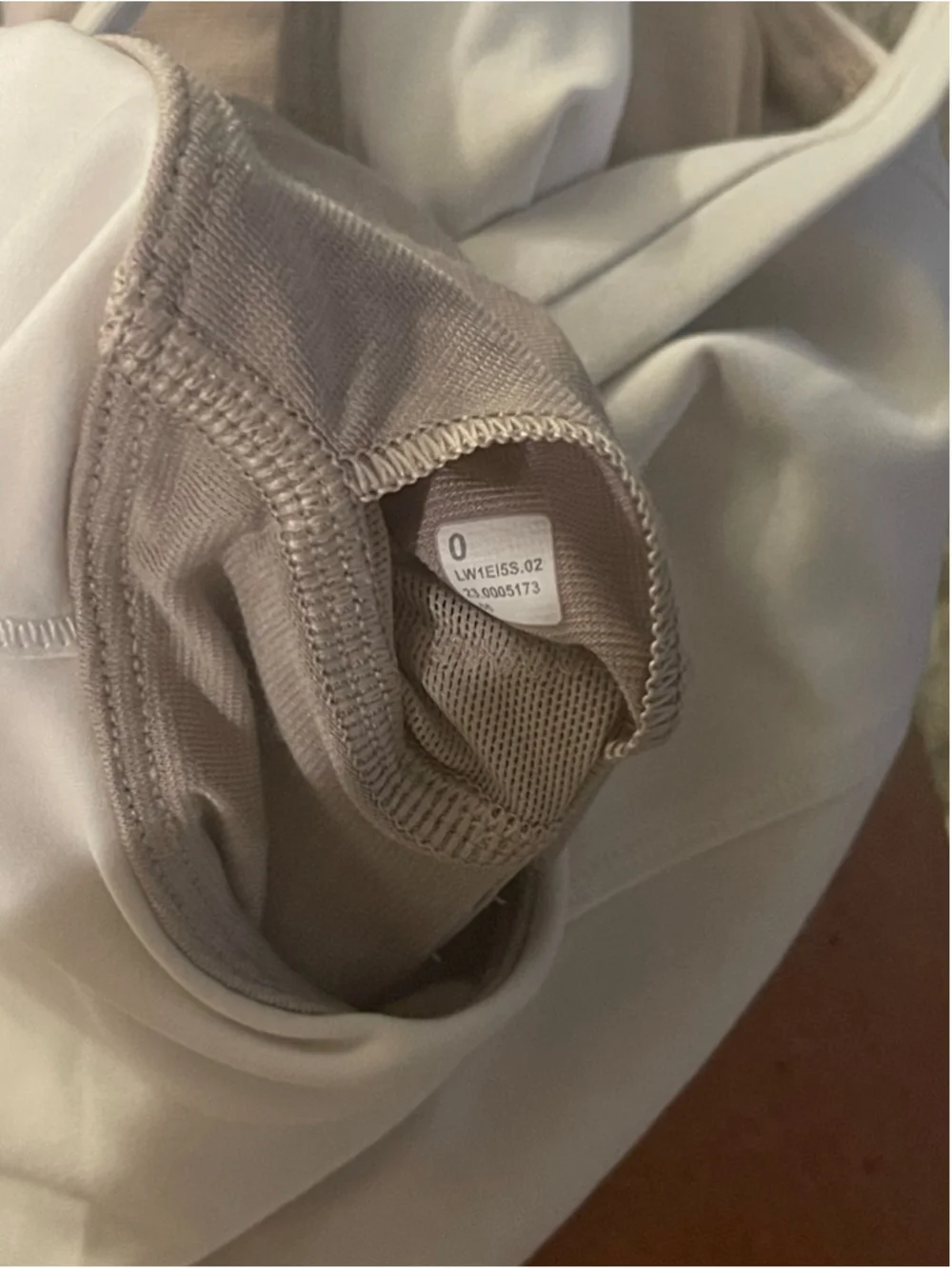 Lululemon Women’s Everlux Asymmetrical Tennis Tank Top, Size 0, White, EUC